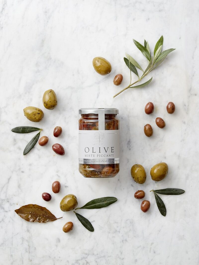 Olives in spice oil, mixed 280g - Made by Mama